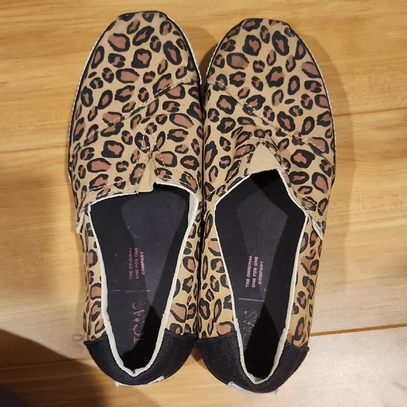 Toms Leopard Print Slip-On Sneakers - Picture 5 of 7